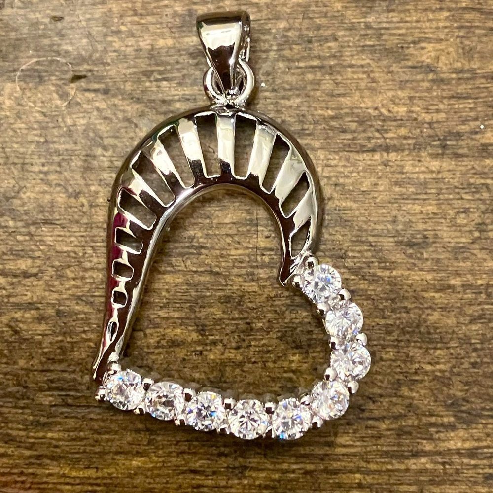 5/$25 costume jewelry heart pendant with diamonds